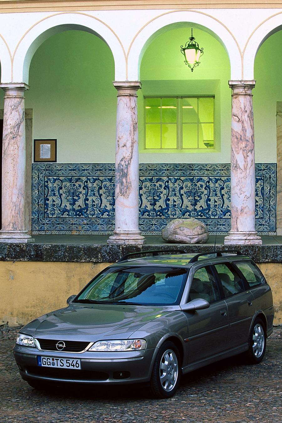  Opel Vectra Caravan (B) 1999 года  (фото 25 из 33)
